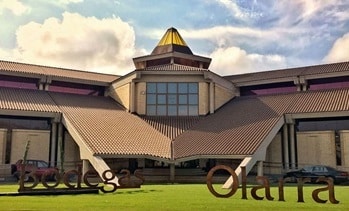 fachada_bodegas_olarra